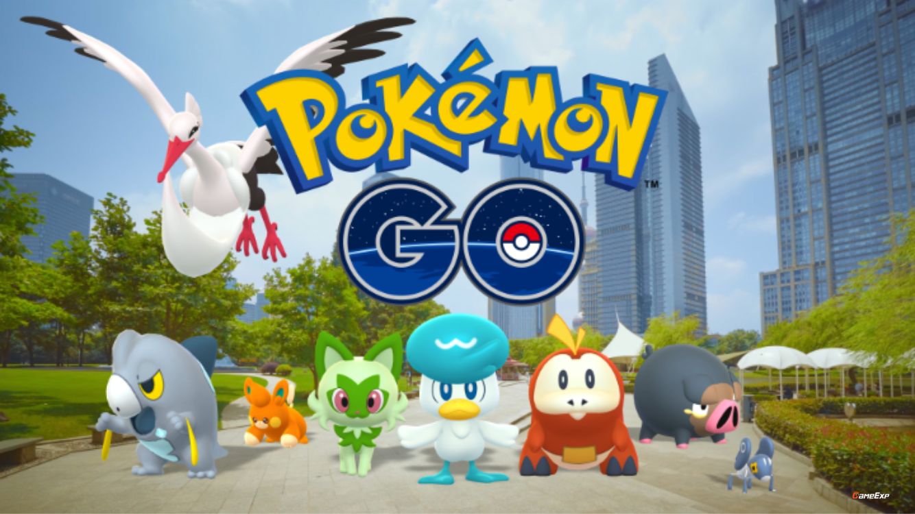 Trainers catching Pokemon in the city., Pokémon GO